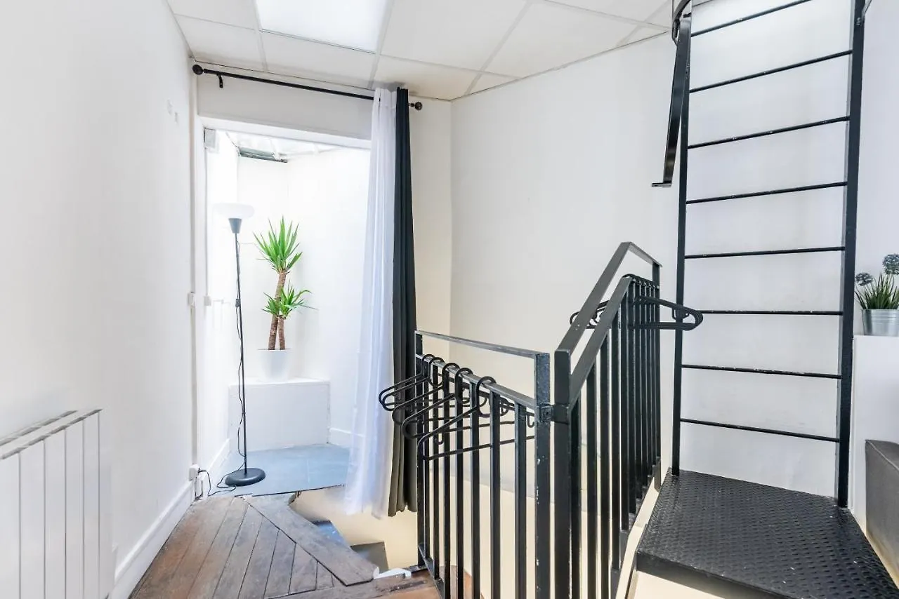 Triplex Magenta Quest Apartment Paris