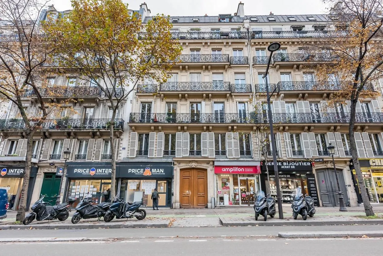 Triplex Magenta Quest Apartment Paris France